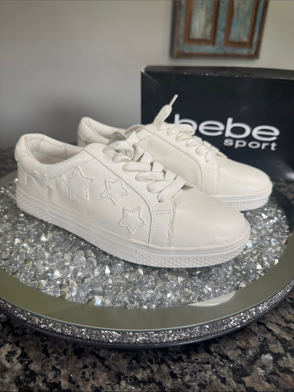 bebe White Star Accent Low-Top Sneakers EUC 8